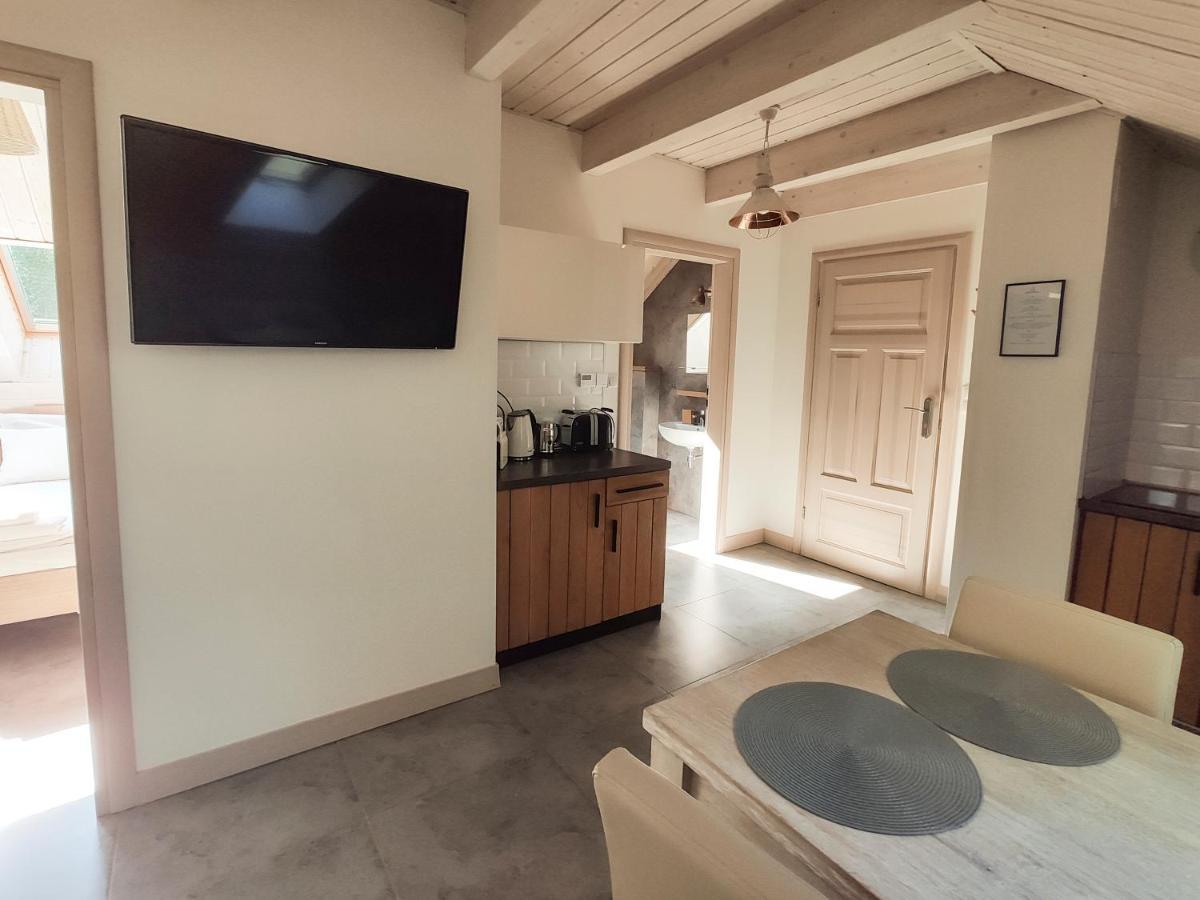 Mazursko - Komfortowe Apartamenty Nad Jeziorem, Sauna, Kominki Na Parterze Kretowiny Exterior photo